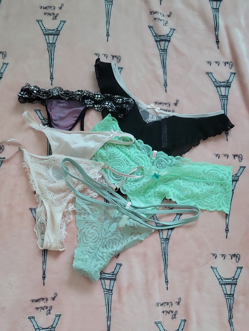 Victoria's Secret Lace Thong Pack — Mint, Black & Cream